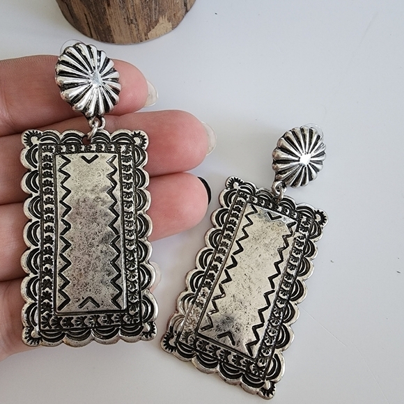 NEW Boho Antique Metal Southwestern Dangle Earrings - Picture 6 of 6